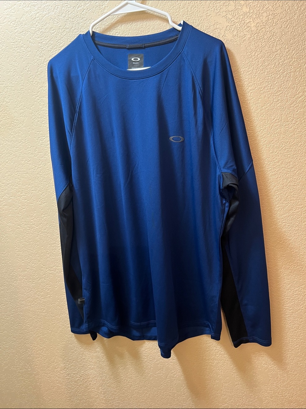 Oakley Long Sleeve Athletic Crewneck Shirt - Royal Blue with Black Panels